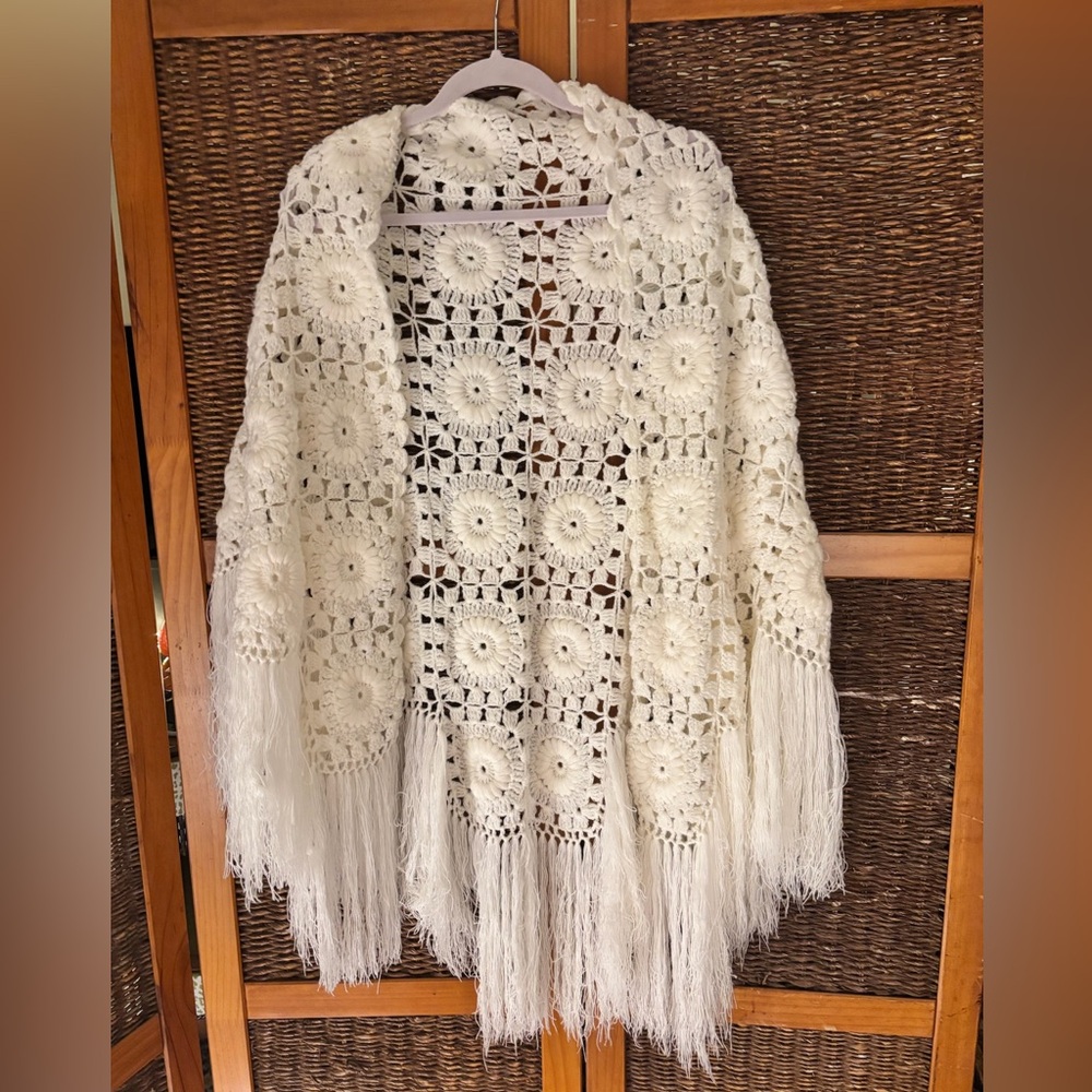 Fringe Crochet Cape BOHO Grannycore Grannysquare throw - Picture 2 of 2